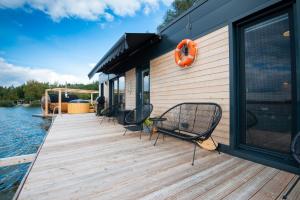Costa del Kryspi Całoroczne Apartamenty na Wodzie