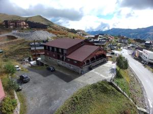 Gudauri Hut Hotel