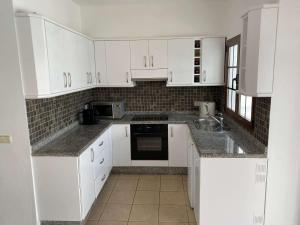 Stunning Villa Arabella - Heated Pool - BBQ - Amazing Terrace - Playa Blanca