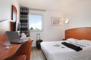 Hotels The Originals City, Hotel La Belle Etape, Brignoles (Inter-Hotel) : photos des chambres