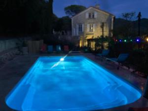 B&B / Chambres d'hotes La Viste - SPA-JACUZZI - MASSAGE- SAUNA - 4 SAISONS - Piscine Chauffee Toute l'annee - Heated POOL - 800m City Centre : photos des chambres