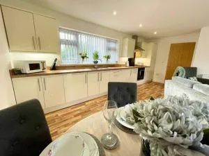 Stylish Boutique Bungalow - Trimley Heath