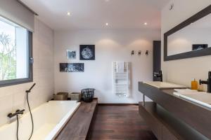 Maisons de vacances L'Architecte du Cosmopolitain - Design house Jacuzzi- 8 P - Downtown : photos des chambres