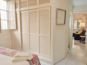 HomeySeville-Bright Apartment at Santa Cruz 4 pax, Parking Optional