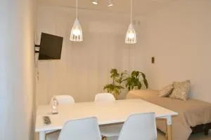 RIO 3 Departamento temporario con cochera - Hernando