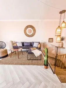 Oceanview Boutique House, 125 sqm, Parking, Sunset Rooftop - Armeñime