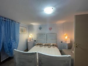 LA CASA DI PUCCI nel borgo affrescato di PARLASCO