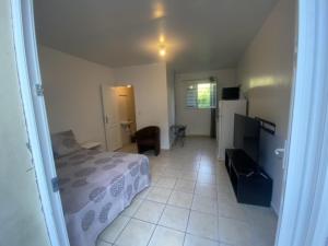 Apartment Sleeps 2 with On-Site Parking