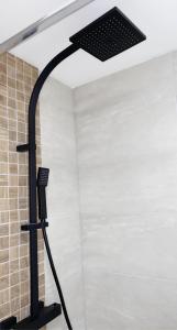 Appartements L’appart[e] BLACK superbe appartement pop ! : photos des chambres