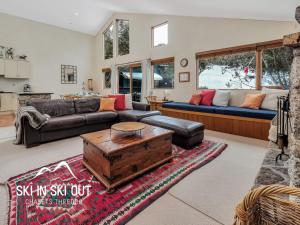 On The Run 4 Penthouse