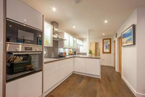 Premium 2 Bed Apt 1st floor sleeps 4 adults in Oban town