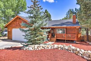Pet-Friendly Big Bear Cabin about 6 Mi to Ski Resorts!