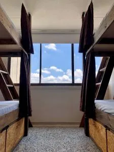 Mae's Skate House - Cali