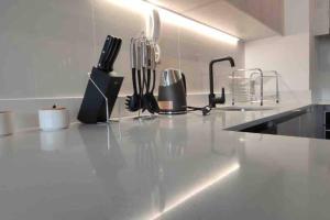 Edificio Curitiba, Apartamento nuevo y céntrico 1B 1D