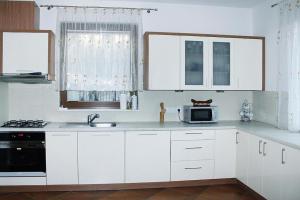 Holiday Home in Kretowiny near Lake