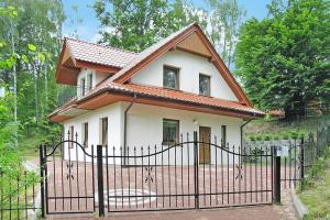 Holiday Home in Kretowiny near Lake