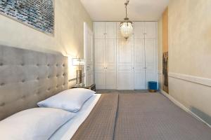 Large One-Bedroom Apartment room in 6 rooms (contactless check-in)