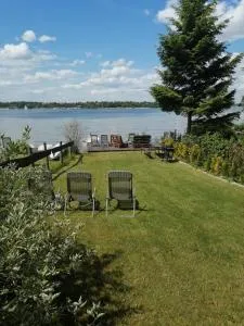 Domek nad samym brzegiem jeziora z prywatną "4-You" - Woźnice