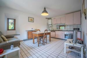 LA ROSA casa con vista lago dOrta