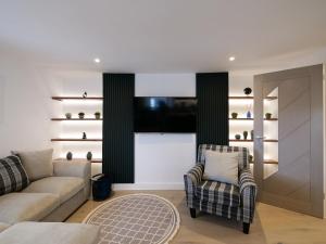 Kingsbridge Penthouse