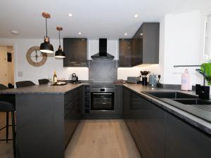 Kingsbridge Penthouse