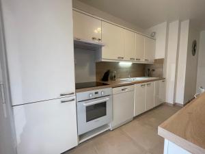 Appartements Domaine D'Ahmosis, modern 2 bedrooms refurbished apartment, f3 moderne fraichement renove : photos des chambres