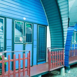 Airport A4 Transit Hub - Eco Chalets - FREE Airport Pick Up & 24HRS
