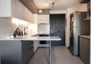 Edificio Curitiba, Apartamento nuevo y céntrico 1B 1D