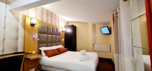 Hotels Hotel de France 18 :  Chambre Double avec Salle de Bains Privative