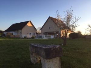 Sejours a la campagne Gite des 2 arbres de la sagesse , agreable chalet avec spa privatif : photos des chambres