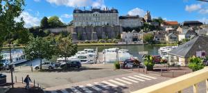 Appartement Cozy, vue sur le port, gîte, les pieds dans l eau