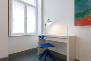 Stylish holiday Art apartment - wifi & great location