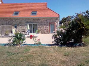 Maisons de vacances La Ferme d' Emerentine : Maison 2 Chambres