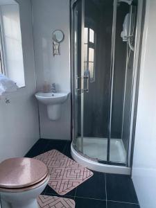 Budget Double Room room in Tower Hill House Basingstoke