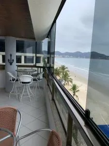 Cobertura frente ao mar Meia Praia -Itapema -SC - 伊塔佩马