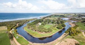 Warrnambool Narrawong Island Holiday Park Guesthouse room
