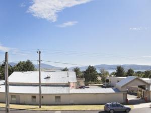 Northview 2 - Modern 2BR Townhouse l Lake View l Central Location l Spa Bath l WiFi