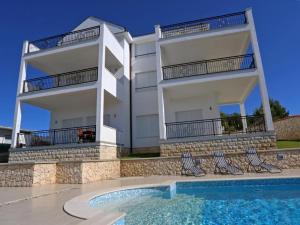 Lovely Apartment with beautiful pool