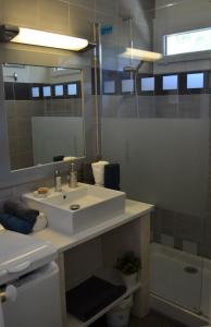 Charmant appartement à 350m de la plage et du port