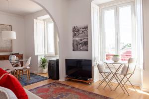 Alfama Amazing Scenic River and City View Charming apartment With 2 bedrooms and AC 19th Century Building