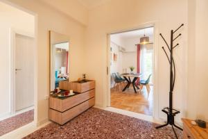 Katsanis luxury apt., stunning view of acropolis