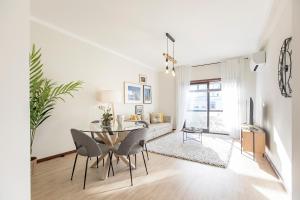 2BR Flat in Bonfim w AC & Balcony by LovelyStay