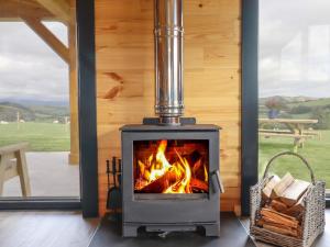 Bacheiddon Log Cabin