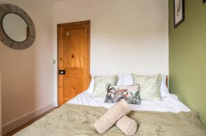 Victorian 3 bed City Centre House - Free Parking