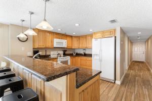 Updated Beachfront Balcony - Beach Place #312