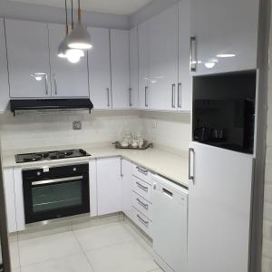 Overport Durban Halaal Accommodation 2V "No Alcohol Strictly Halaal No Parties" Entire Luxury Apartment, 2 Bedroom, 4 Sleeper, Self Catering, 300m from Musjid Al Hilaal
