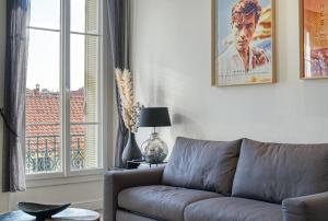 Superbe 3 pièces refait à neuf classé 4 étoiles avec ascenseur et balcon à pied de la plage et du palais des festivals