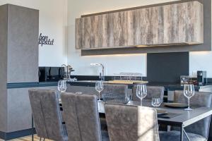 Superbe 3 pièces refait à neuf classé 4 étoiles avec ascenseur et balcon à pied de la plage et du palais des festivals