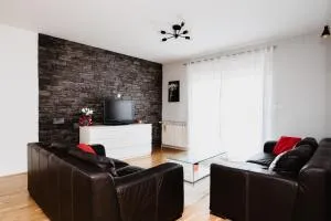 Apartment 105 - Darda