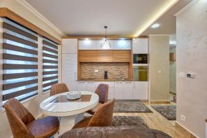 LUX TRAJKOVIC ZLATIBOR